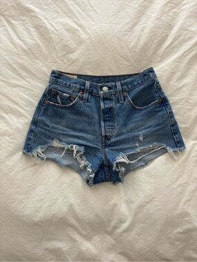 Levi’s 501 cut off denim shorts